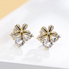 StarFlower Earrings made with Crystals from Swarovski®